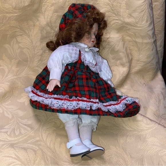 NWT Soft Expressions doll moves her head as “Some Enchanted Evening” plays. - Picture 3 of 13